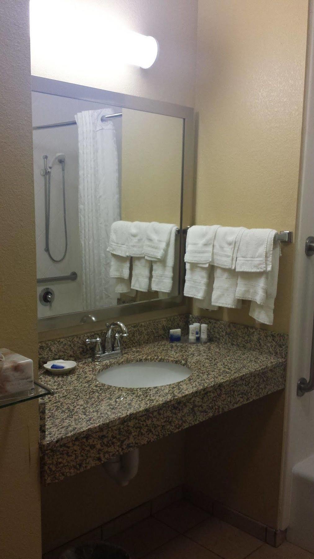 Paradise Inn & Suites Towanda Εξωτερικό φωτογραφία